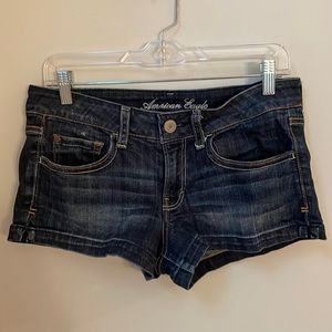 American Eagle mid rise dark wash denim shorts sz 8 GUC